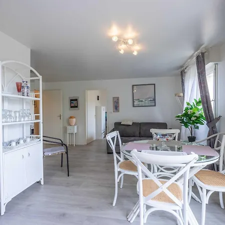 Apartment With Parking And Balcony Near The Beach Deauville Exterior photo